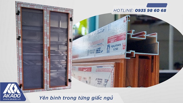 Khung nhôm cửa cánh mở an toàn